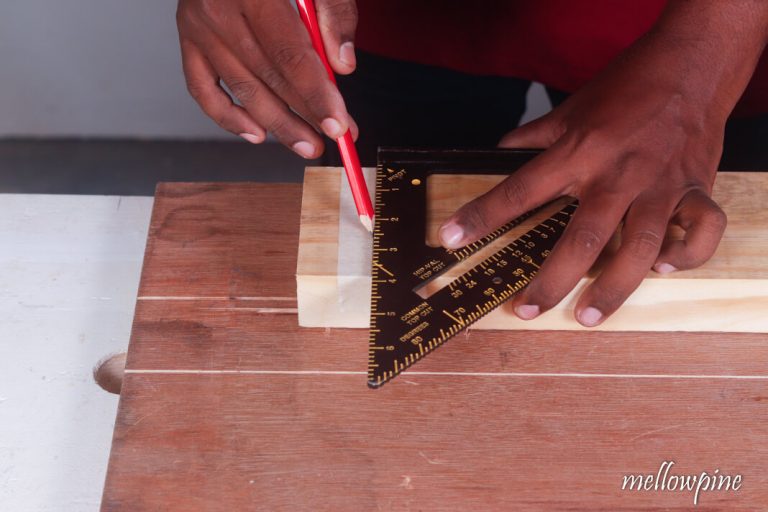 How to Use a Circular Saw [Complete Visual Guide] - MellowPine